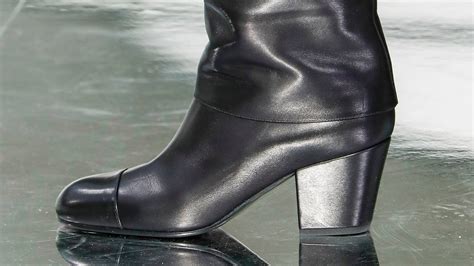 Stivali moda Autunno Inverno 2020 2021: scarpe Chanel 